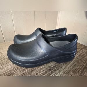 9W Womans Crocs Charcoal Work Clogs